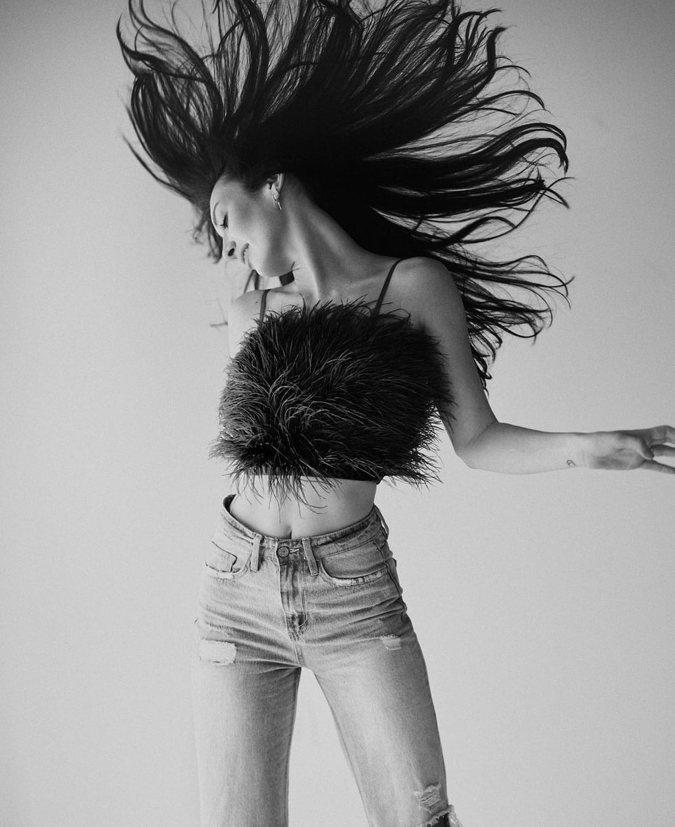 RizingPlaylists's tweet photo. Turn up the volume on @katiebellemusic’s new single “The Best You’ll Ever Have” now added to our #PopRizingPlaylist
Check it out here :🎶💔: Pop Rizing : https://t.co/HcCFtrDnDp
#PopMusic #NewSong #playlist #GoodVibesOnly #musiclovers #Rizingplaylists #love https://t.co/DaPxoPqRcV