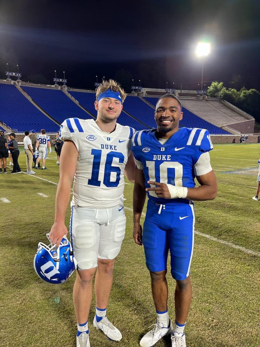 maryalexanders_'s tweet image. Opponents ➡️ teammates

229 alum, @TiftFootball alum Cade Anders (@cadeanders1) and @rockerlee229 alum James Hopson (@jhop411) after @DukeFOOTBALL’s 2023 spring game! 😈⚔️💙