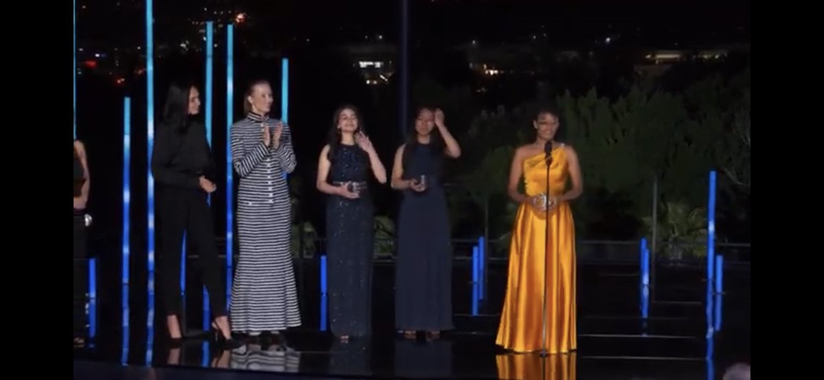 Great to see @MaryamTsegaye and other winners of the @brkthroughprize celebrated! Such wise words from all of them. Congrats to you Maryam, you are doing @EcoleMcTavish , @FMPSD , & Fort McMurray proud! #ymm Cool to see @GalGadot Giving the prizes to three real Wonder Women!