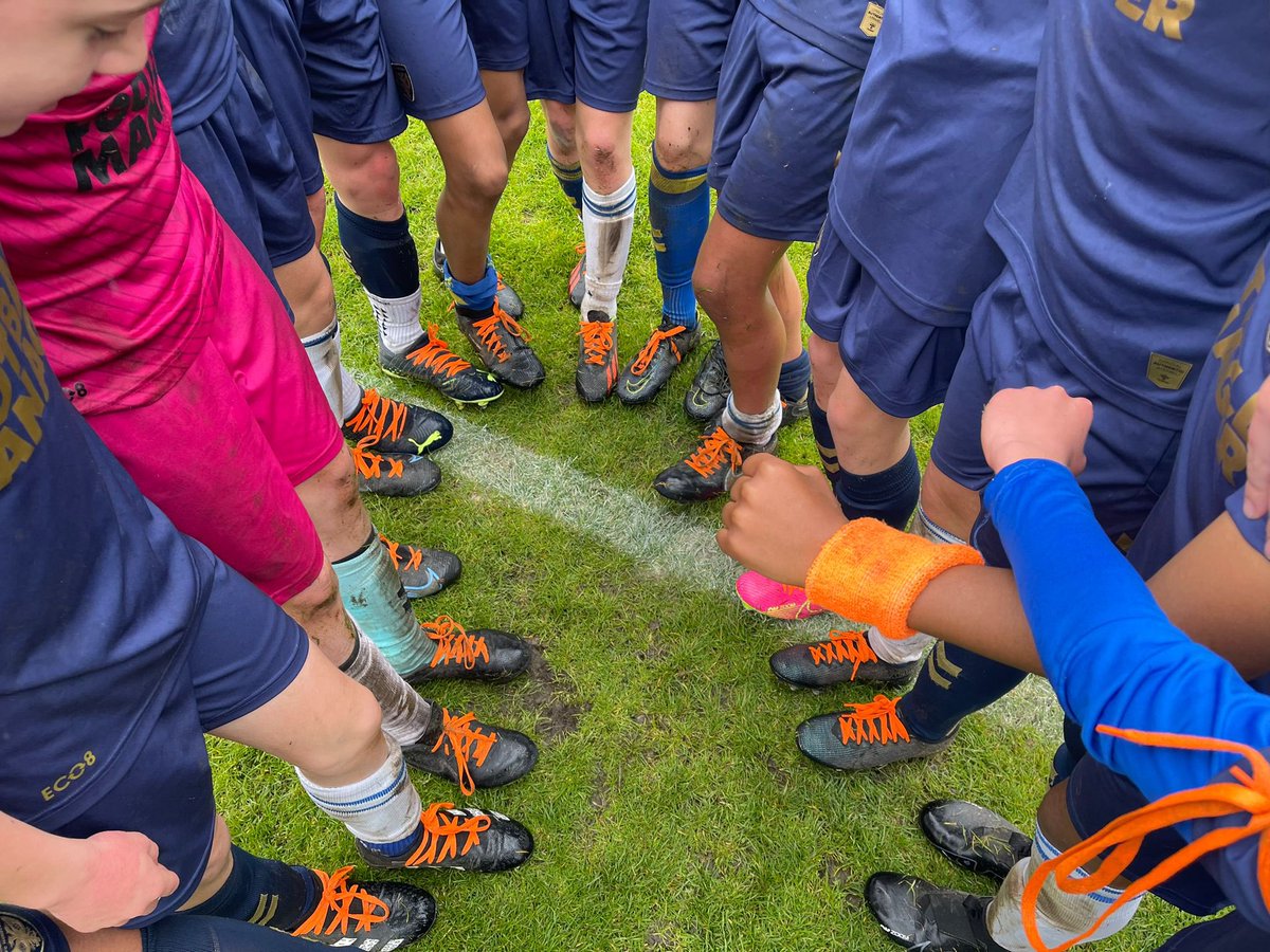 What an end to an emotional week watching our boy play his fixture only to be surprised by the whole squad wearing orange laces in memory of Stephen. Thank you to the boys, parents and coaches @AFCWimbledon 

#SLDay23 #StephenLawrenceDay #SLDF30YearsOn #StephenLawrence