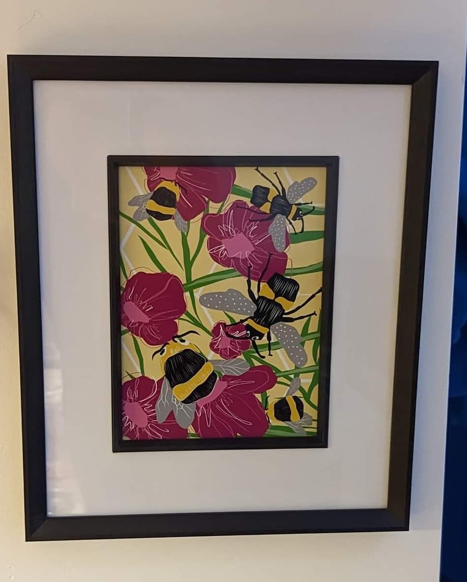 desgnprnt's tweet photo. So lovely to receive this photo from a customer who bought this limited print from me. It was originally created for a competition. Loved how they changed the orientation and the frame they used. DM for enquiries 😊 #savethebees #beeartprint #desgnprnt #sbswinner #craftbizparty https://t.co/Grab6xPi98