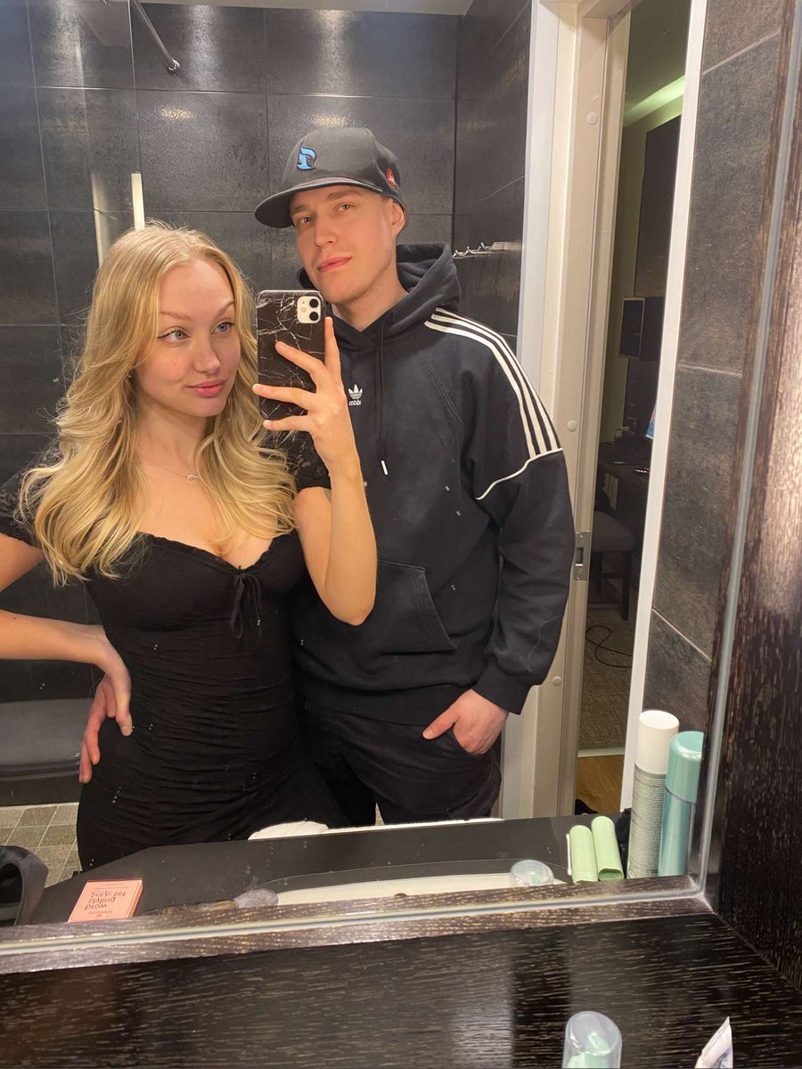 1 year with this amazing girl ❤ love u 😘