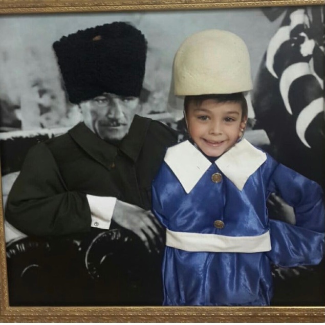 Hayatta ki en hakiki mürşit’in ilim olsun.. .
23 Nisan Ulusal Egemenlik ve Çocuk Bayramınız Kutlu Olsun..