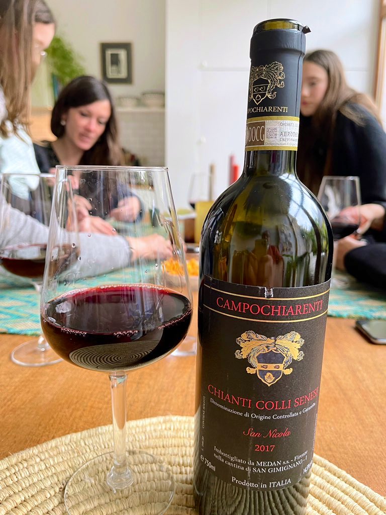 joukesp's tweet photo. #SundayAfternoon #2Daughter #Granddaughters #BeTogether
#Chianti @campochiarenti #Spätburgunder #Kalmit #GG #Kranz
Pray, tell me. What better way to spend Sunday afternoon? Htje may not like me making photographs but she enjoyed it too!
Blessed Sunday to everyone!
Cheers! https://t.co/SYfW8XGVq6