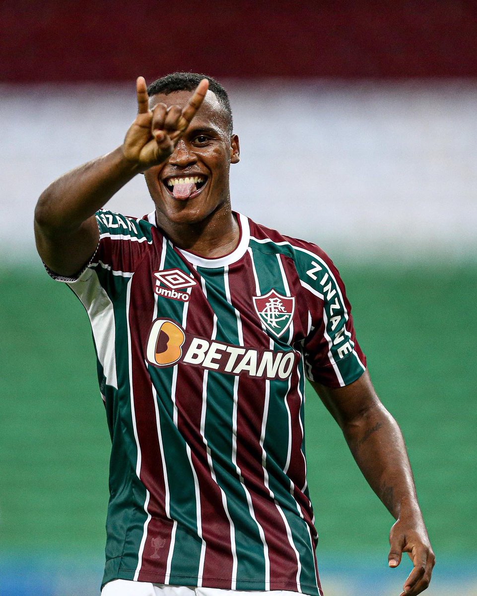 FluminenseFC's tweet photo. 1️⃣0️⃣0️⃣ vezes Jhon Arias em um fio. 

Que privilégio, craque! 🇭🇺🇨🇴🤘🏾 https://t.co/DoCAQywiTE