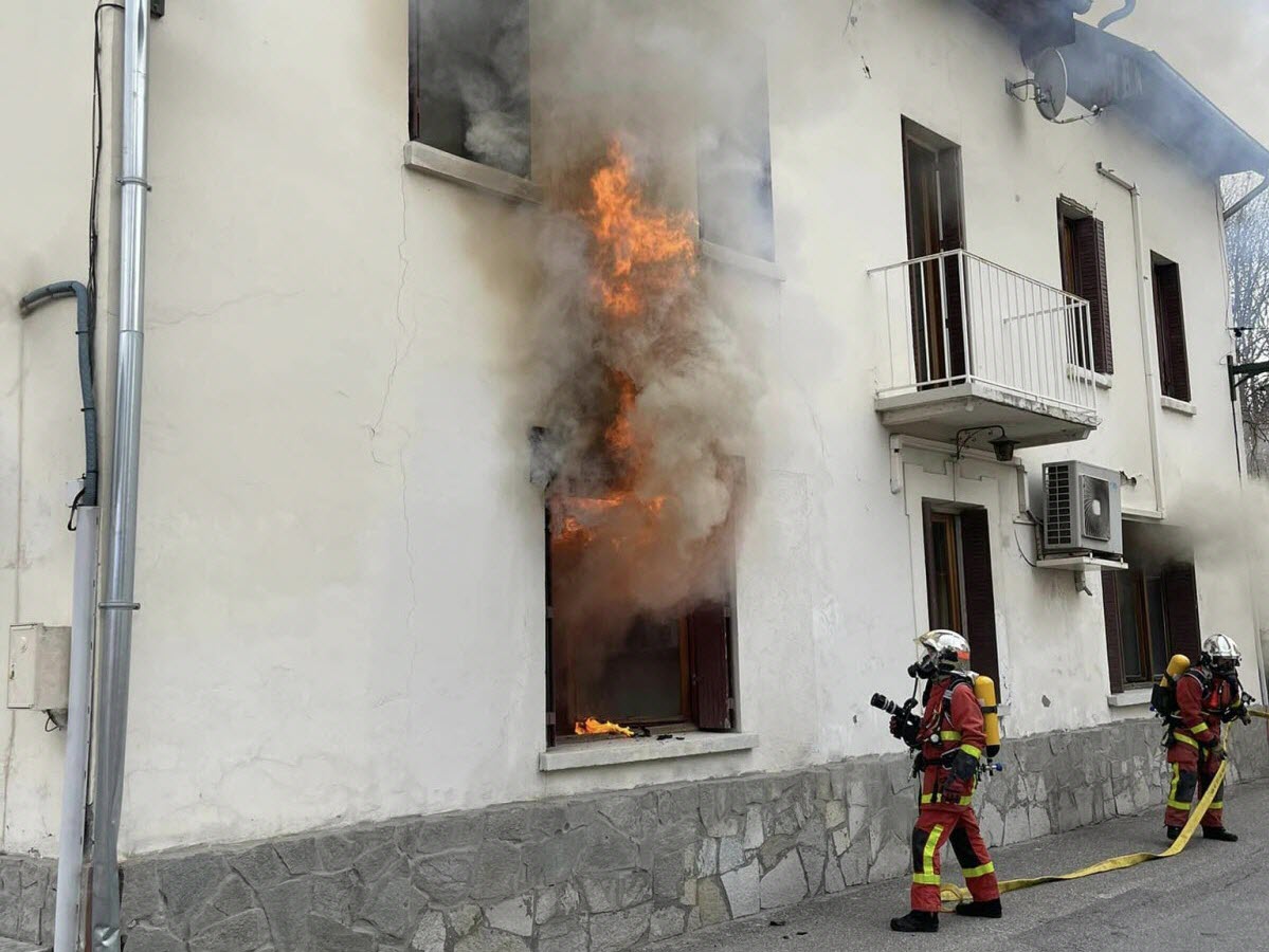 #Barcelonnette : une dame âgée hospitalisée après l’incendie de sa cuisine
#AlpesdeHauteProvence #faitdivers
@Pompiers04
►ledauphine.com/faits-divers-j…