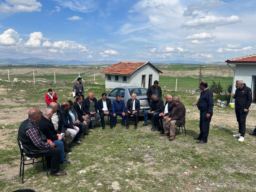 FehmiGNEY5's tweet photo. ÇORUM İÇİN BİZ VARIZ
ÇORUM Uğurludağ Boztepe köyünde vatandaşlarımızla yağmur duası sonrası bir araya geldik.İlgilerinden ve desteklerinden ötürü teşekkür ederiz. https://t.co/Vh25Epq6fn