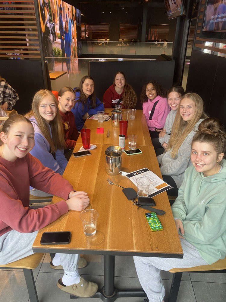 Awesome 3 days in Milwaukee at the <a href="/USJN/">USJN</a> Windy City Classic going 4-0.  Battled, learned and had a blast!  Back to work for MN qualifiers and State tourney back home. 💪🏀 <a href="/BlueStarMedia1/">BlueStar Media</a> <a href="/BlueStarBB/">Blue Star Basketball</a>  <a href="/CrossfireGHoops/">Crossfire Girls Hoops MN AAU</a> <a href="/PGHMinnesota/">Prep Girls Hoops Minnesota</a> <a href="/JrAllStarMN/">Minnesota Jr. All-Star GBB</a> <a href="/FiveStateHoops/">Chuck Thompson</a> <a href="/BradyJ_Peterson/">Brady Peterson🇵🇷</a>