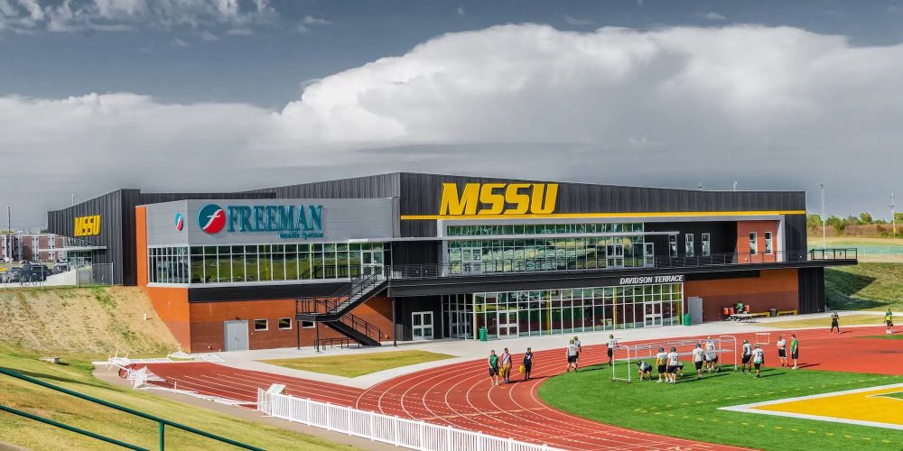 dpthechosen1's tweet photo. All Glory To God!!! I’m blessed to receive my 11th offer from Missouri Southern State University @MOSOFootball @Primetime_IX @Coach_Hart15 @CoachDreWalton @ReedleyCFB @JUCOFFrenzy https://t.co/2fWoNqRFGS