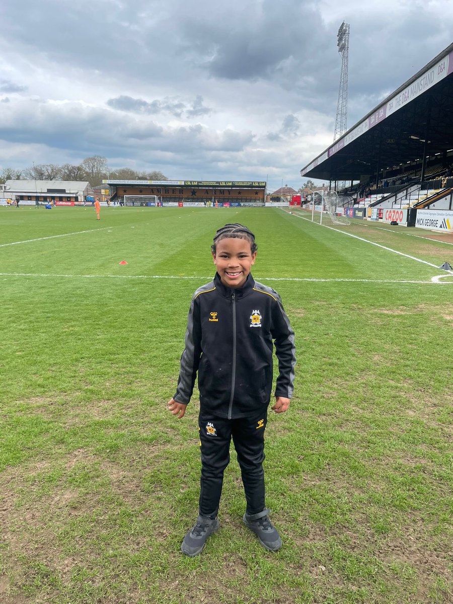 Jezzwilliams90's tweet photo. So proud of this dude ๐๐พtoday he signed for Cambridge United ๐๐ค ๐งค #RBW1 https://t.co/5qDsOu8CVU