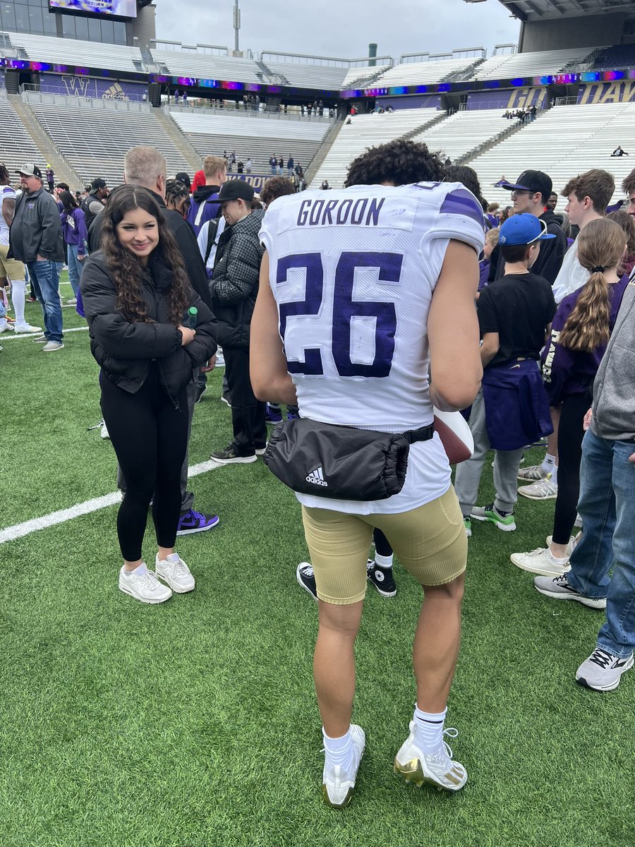 coachjoegordon's tweet photo. Great football atmosphere &amp; energy in Montlake at Spring Game! Super excited to see what this season brings along with some new additions in the secondary @DieselGordon3! Go be great!@UW_Football @SeguinCougarFB https://t.co/851wQnW3xP