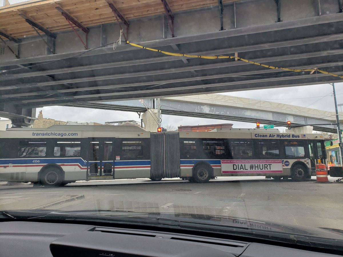 OyaTopcuoglu's tweet photo. Hey @cta! Can you remind your drivers not to block intersections like they own the streets? N-bound #22 at Clark&amp;Roscoe, 4/23 at 11:45am. https://t.co/uSaatxqGra