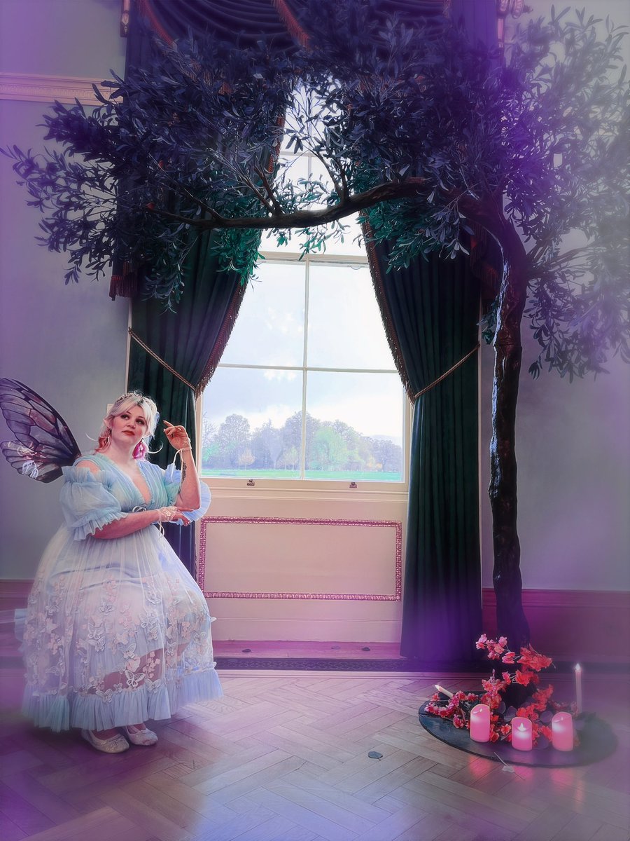 xYouseix's tweet photo. To the Realm of Fae I went, where I made merry and danced the night away at the #SpringCourtBall hosted by Mystic Fate Events — all with the dashing @chartermagic 🌸🧚🏼‍♀️💖 https://t.co/Q1LsY5W9y0