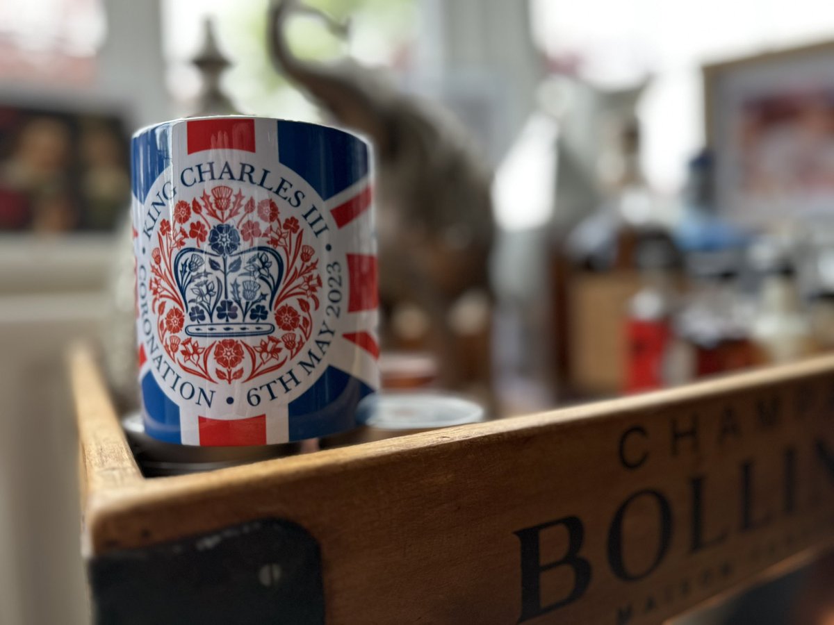 ShackRr's tweet photo. Celebrate with the perfect cup of tea for the Kings Coronation #madeinworcester #rrsshack #mugs #gifts #king #Coronation link in bio https://t.co/1HWaG1VpUs