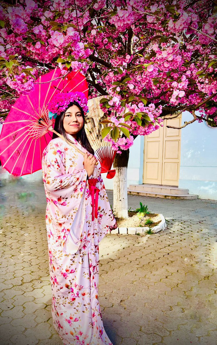 Done with the most beautiful photoshoot ever🌸

#uzhhorod #photoshoot #sakura #cherryblossom #sakura🌸  #shorthair  #potd #explorepage #happy #style #cute #explore #picoftheday #girl #instagram #photo #fashion #beautiful #model #instadaily #explorepage #beauty #art #followme