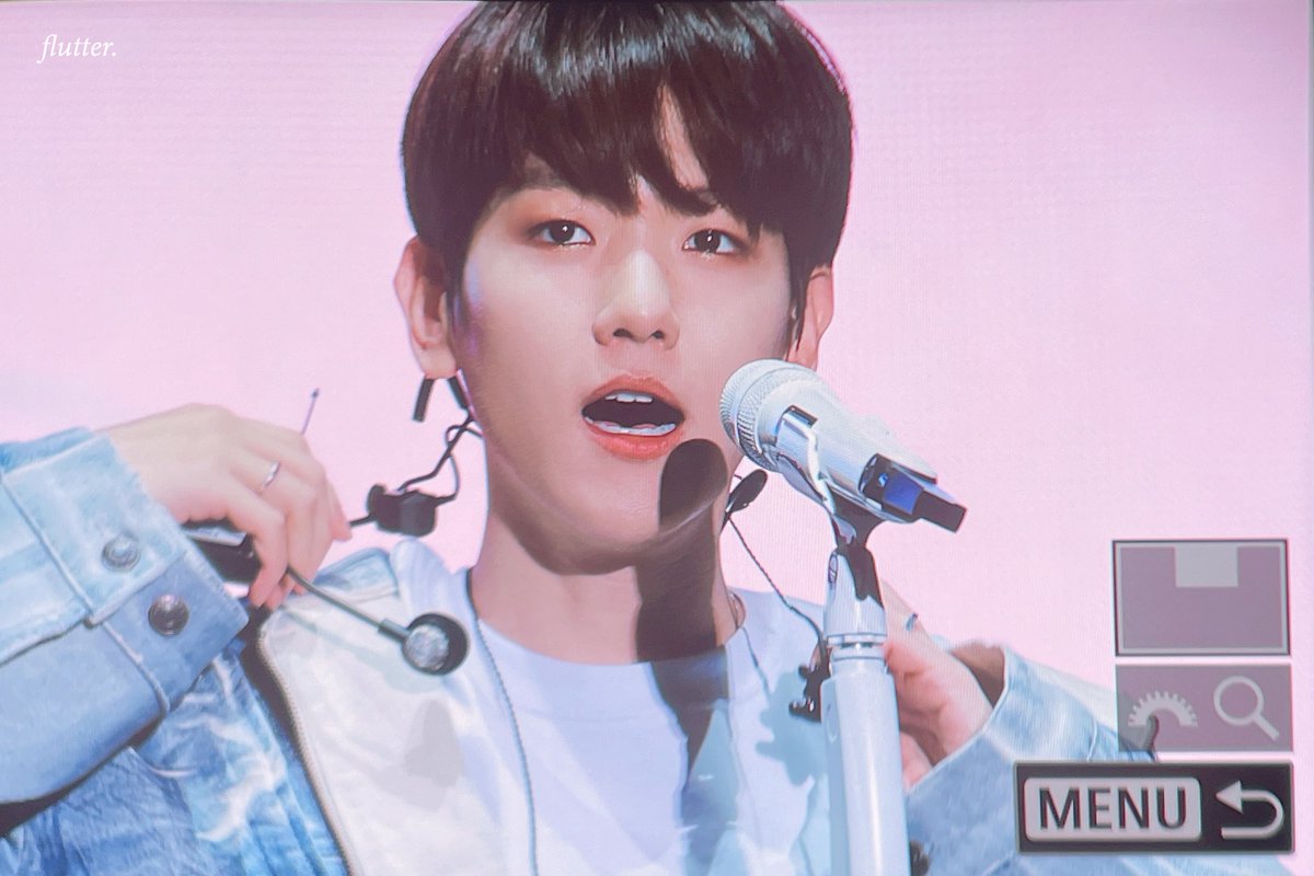 flutter_bh's tweet photo. 230423 러브썸 페스티벌 

#백현 #baekhyun 
@B_hundred_Hyun https://t.co/Z2Df6xAdf1