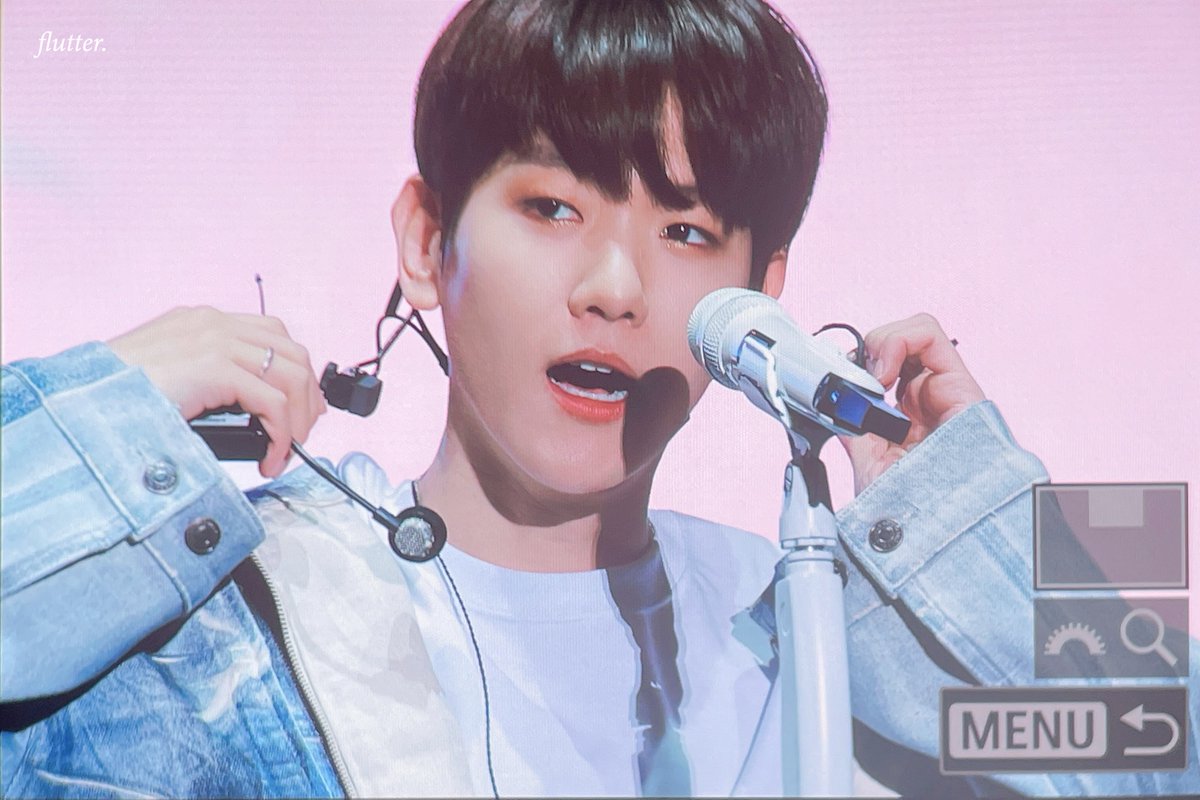 flutter_bh's tweet photo. 230423 러브썸 페스티벌 

#백현 #baekhyun 
@B_hundred_Hyun https://t.co/Z2Df6xAdf1