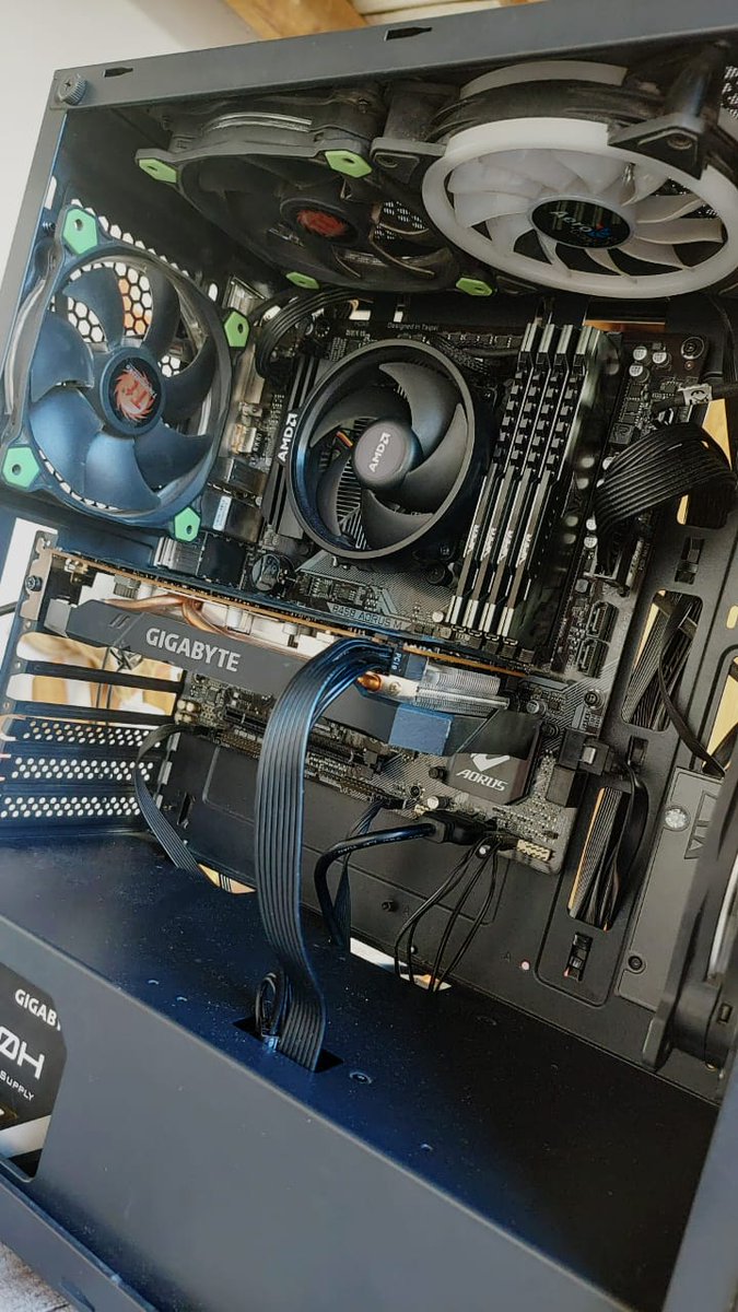 IsaiasDron's tweet image. Les presento a mi bebé 🤣 
#gamer #pc #compu