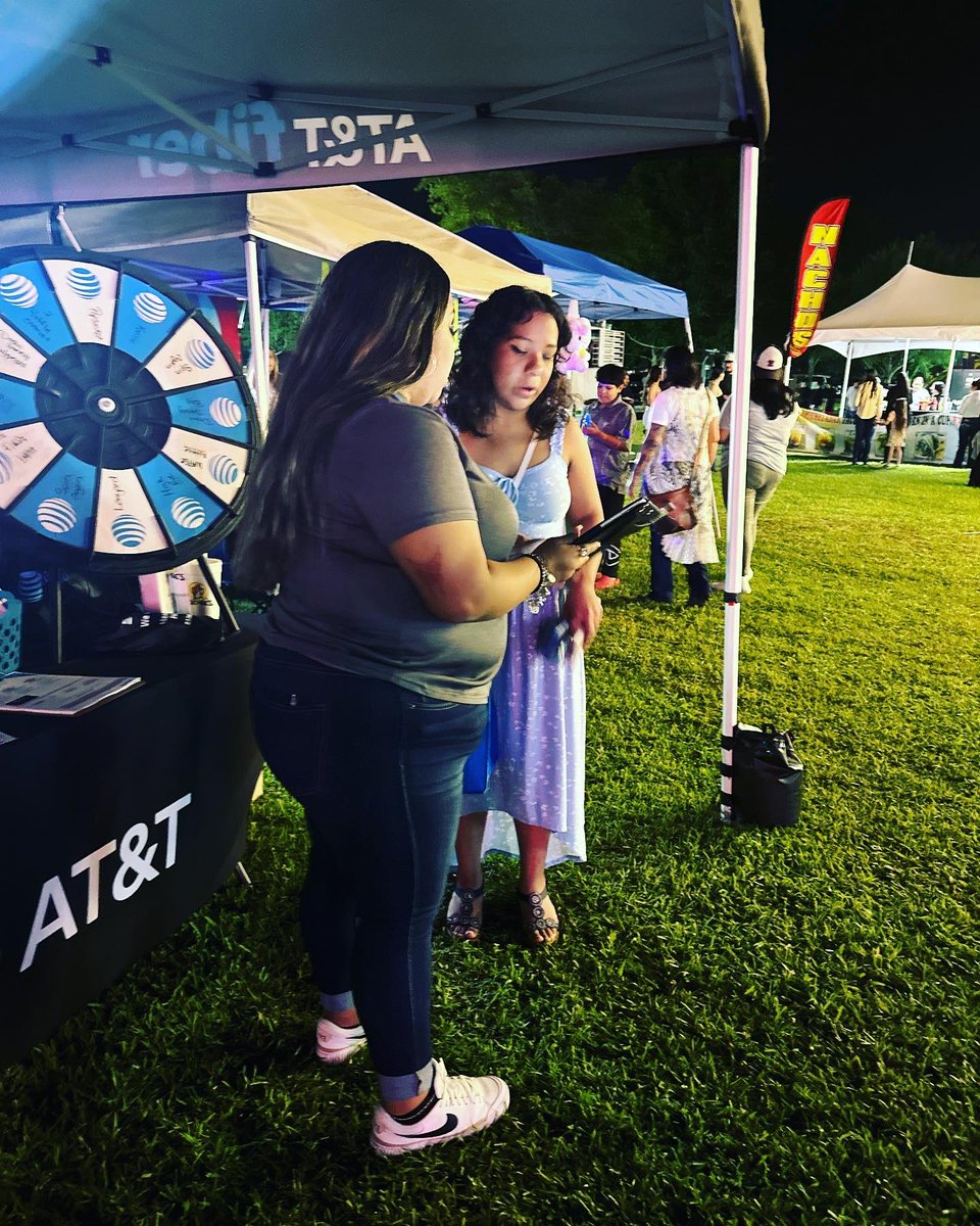 MobilyGR_ATT's tweet photo. #communityfirst #teambuildingevent #attbusiness #mobilyllc @CanasofSTX @OcampoSTX @MobilyDH_ATT @BRamos_STX @eemilyy_rosee @DorcasTylerTX @DanyelleV_STX @MichaelWesHart https://t.co/41uYdsKEvE