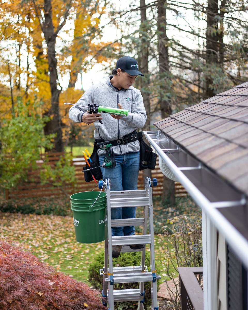 LeafFilter_CA's tweet image. What makes LeafFilter Gutter Protection the best option for your home? The secret lies in our patented 3-piece system. Learn more by visiting gutte.rs/3Lpgrns #HomeProtection #GutterProtection