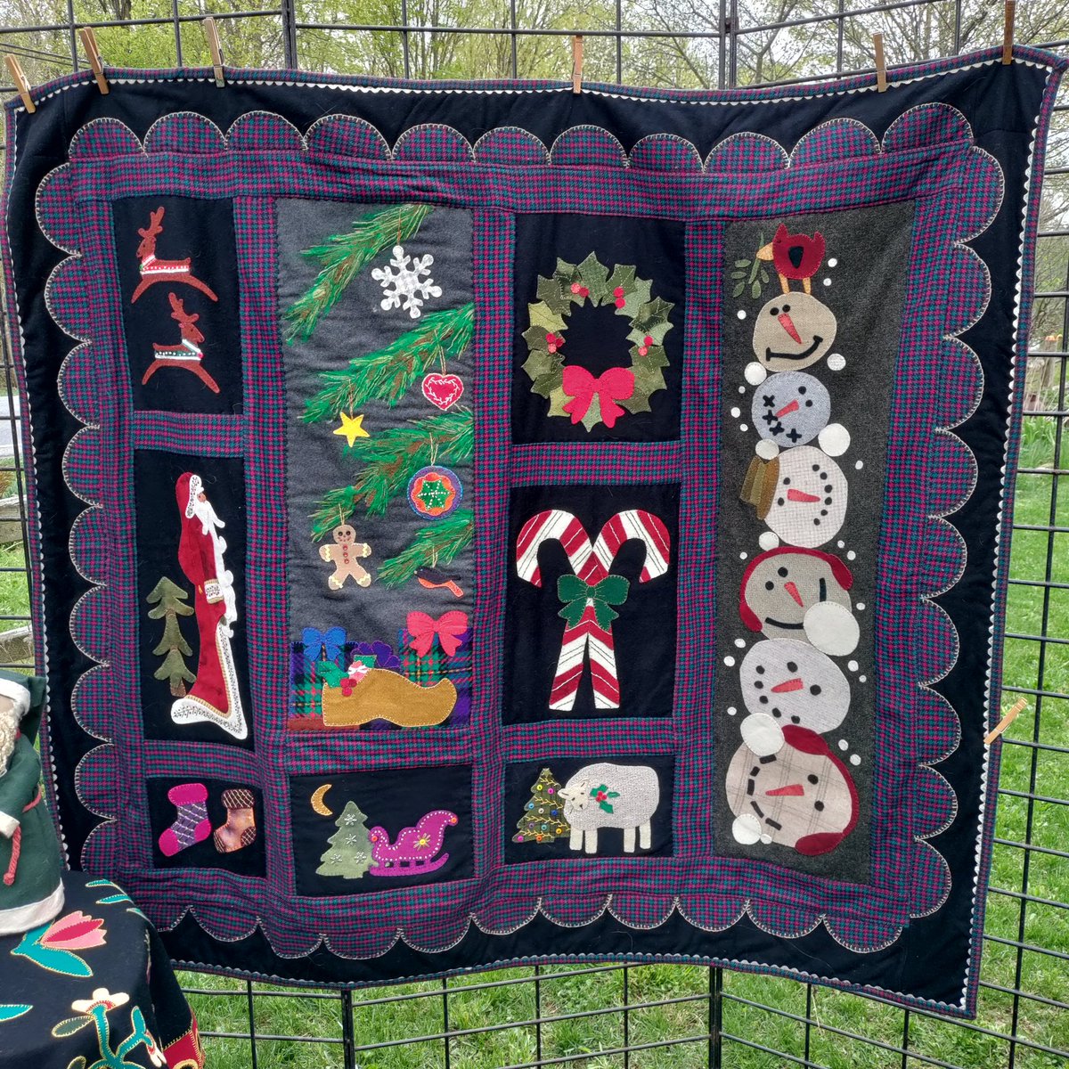Shaveblade's tweet photo. Meegan Veeder-Shave is our Artist-in-Residence at Patchwork Pastures. During our Spring Farm Tour she shared the incredible variety of items she had created with wool. If you missed the tour, here's a sampling of what was on display. @meeveesh @Meeveesh1 https://t.co/2Q6TjU73pB