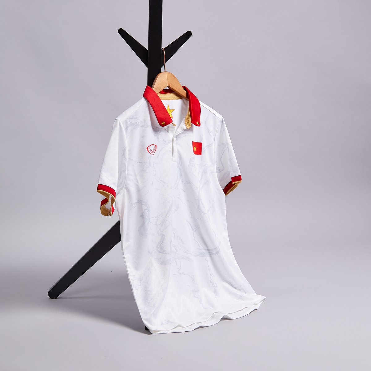 classicshirts's tweet photo. Recently Added | Vietnam 2023 🇻🇳

We recently added the 2023/24 Vietnam home, away and goalkeeper shirts to the site!

🏷️ - £39.99

Shop Here - https://t.co/qZhcS8wiRf https://t.co/tMmCSG4977