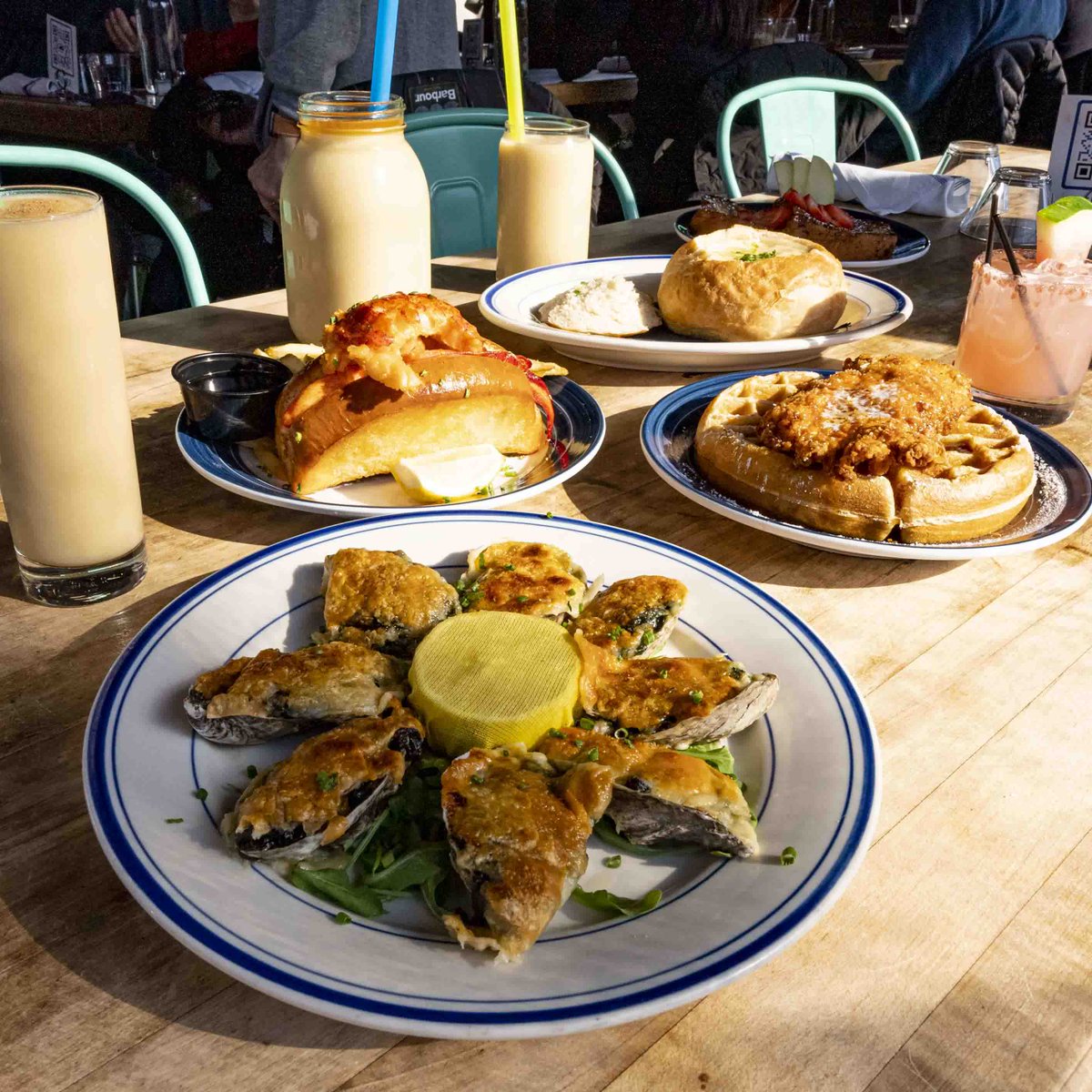 Squad goals 🤤 #SeawolfBK

#Seafoodies #BKNY #BKNYEats #BKEats #BrooklynBased #oysters #BrooklynBites #WilliamsburgPlease #YesWilliamsburg #BKBites #EatingNYC #NYCEats #oyster #shellfish #seafoodies #oyster #oysters