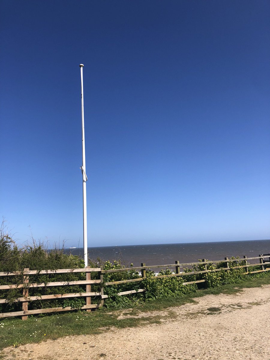 This is where our clean beach Blue Flag should be flying @duncancbaker @AnglianWater #NorthNorfolk #TorySewageParty