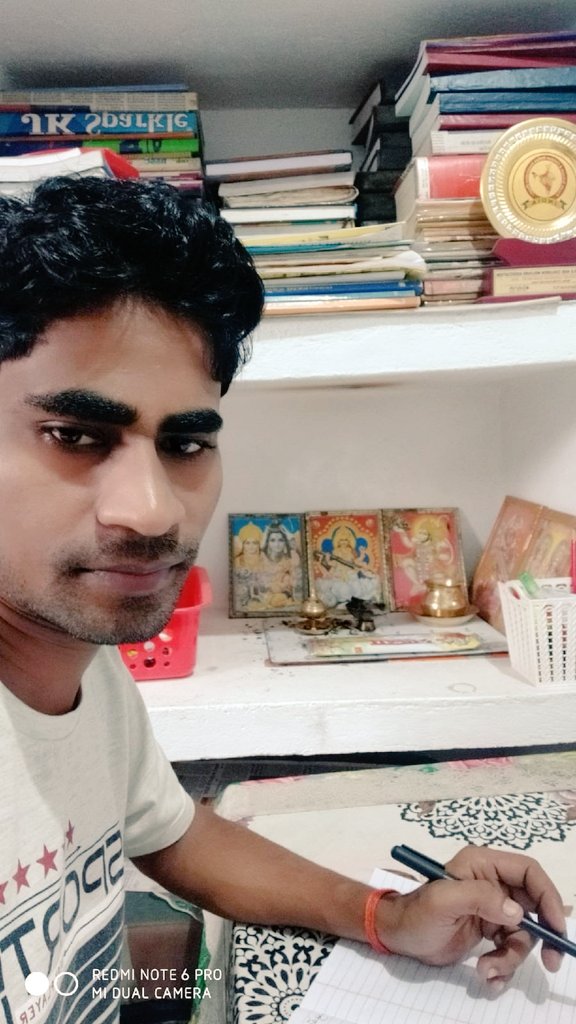 ydrajiv's tweet image. अधूरे पड़े हैं सपने ,नाराज़ हैं अपने।
ए #जिंदगी क्या लिखूं तेरे बारे में❓...✍️🤔
👉 #7th_phase

@bhanubharatiya_ @Priymaster @awaj_sabki @dhiraj717 @RaviJha08215547 @Rajesh91016507 @ManojParte8 @Amarjeet_kush @SANGITAPASWAN11 @PujaSingh8282 @Shivani90442391