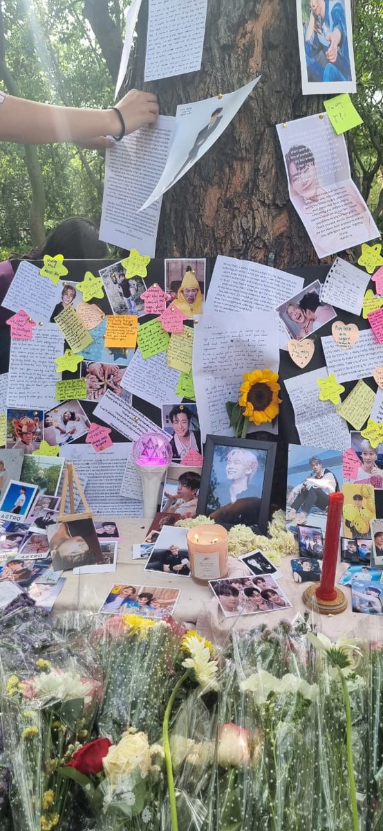 ArohaIndia's tweet photo. Delhi Memorial Service for #MOONBIN at Nehru Park. Thank you so much Arohas for this. https://t.co/xgfjQAxpHX