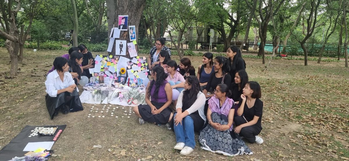 ArohaIndia's tweet photo. Delhi Memorial Service for #MOONBIN at Nehru Park. Thank you so much Arohas for this. https://t.co/xgfjQAxpHX