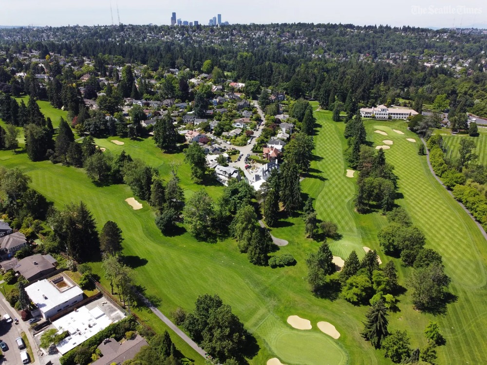 DBeekman's tweet photo. WA’s new ban on single family zoning exempts some of Seattle’s wealthiest neighborhoods https://t.co/YVs8xc8yjE (w/ @davidlgutman @SeaTimesFotoKen) https://t.co/5NKEYnAvcQ