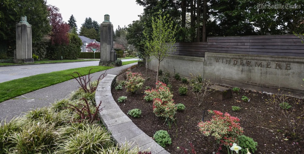 DBeekman's tweet photo. WA’s new ban on single family zoning exempts some of Seattle’s wealthiest neighborhoods https://t.co/YVs8xc8yjE (w/ @davidlgutman @SeaTimesFotoKen) https://t.co/5NKEYnAvcQ