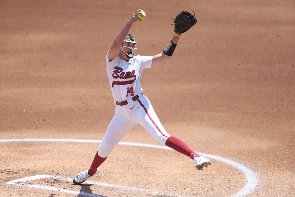 AlabamaSB's tweet photo. With her fourth strikeout of the day, Montana Fouts has tied Stephanie VanBrakle (2003-06) with 1,113 career strikeouts, which ranks 2nd in UA history

#Team27 #RollTide https://t.co/CzezbKQKHN