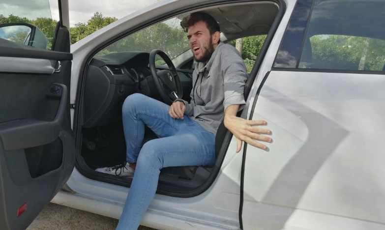 Christian1up's tweet photo. @jlantunez Me apoyo en la puerta del coche para salir de él. https://t.co/WW62JZjHch