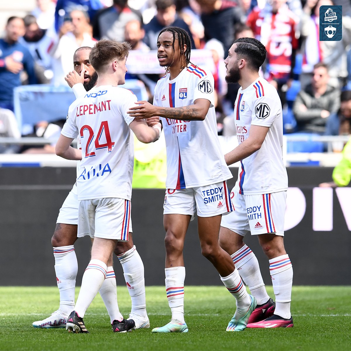 Footballogue's tweet photo. L’OL (7e, 50 pts) pourrait revenir à 3 points de l’Europe et réaliser l'une des belles opérations du week-end en s’imposant face à l’OM ce soir.
🤝 Nul de Lille (5e, 56 pts)
❌ Défaite de Rennes (6e, 53 pts)
❌ Défaite de Reims (8e, 47 pts)
Rendez-vous à 20h45. 👀🔥 https://t.co/PWB8FSh7hU