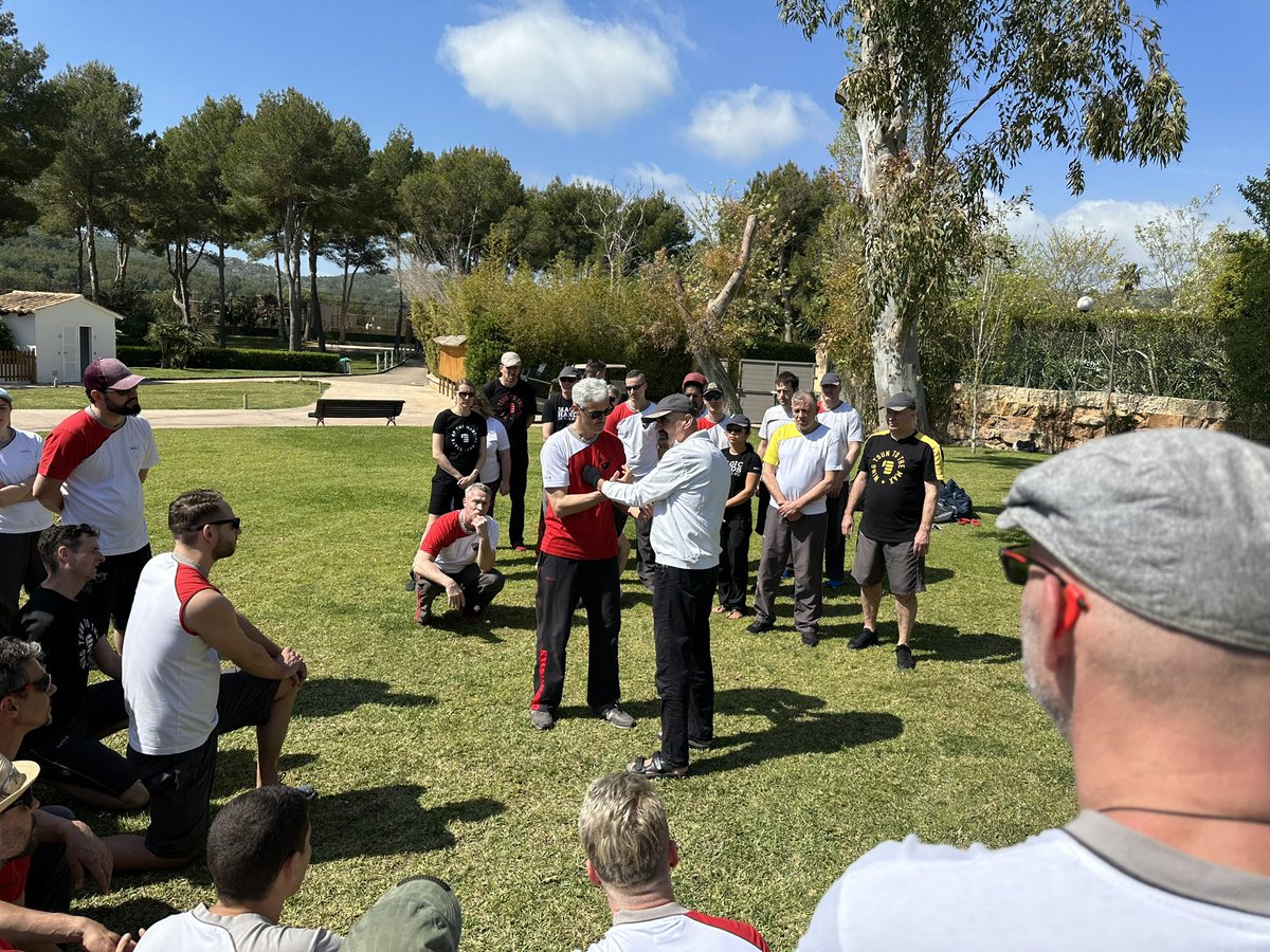 GiuseppeWT's tweet photo. Toller Anfang des Mallorca Woche 2023 mit SiFu @GM_Kernspecht @GM_Koenig @GM_Schroen und mir. Schön wieder hier zu sein und wünsche Euch allen eine schöne Zeit auf Mallorca 👍👍👍☀️🙂🙏 https://t.co/pfQQ11CWCY