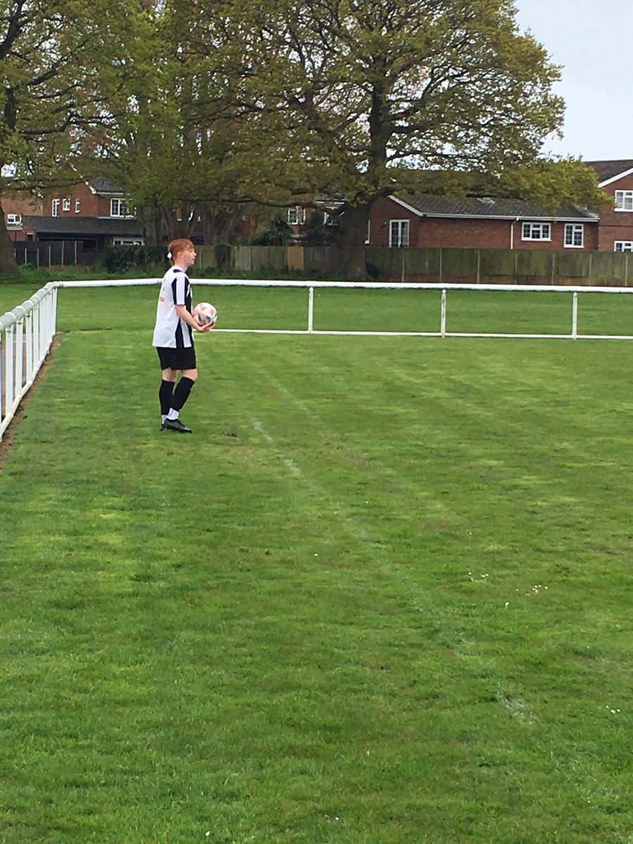 hayling_s's tweet photo. Todays result

Hayling Utd 2-2 Denmead

⚽️ Mason Willis
⚽️ Nadi Vasanthan

A difficult day for the Humbugs as they were held at home against Denmead. With one game to go it is now back into the hands of Locksheath but they will fight to the end.

🐜🐜🐜🐜 https://t.co/s9FZycf6RA