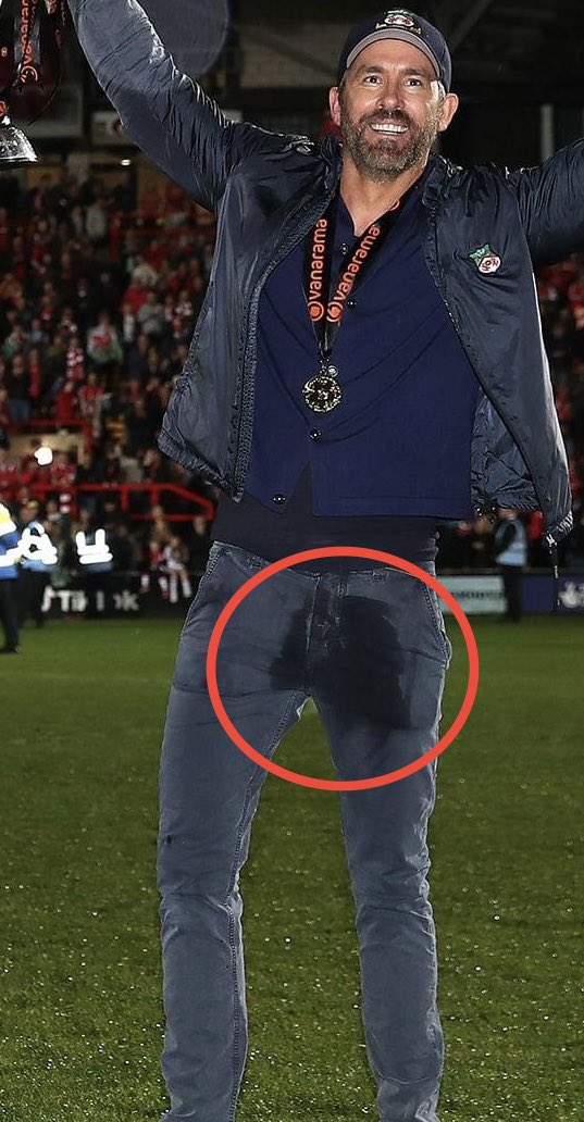nftDADproject's tweet photo. @VancityReynolds was so excited he pissed himself. https://t.co/bJNRuHMysH