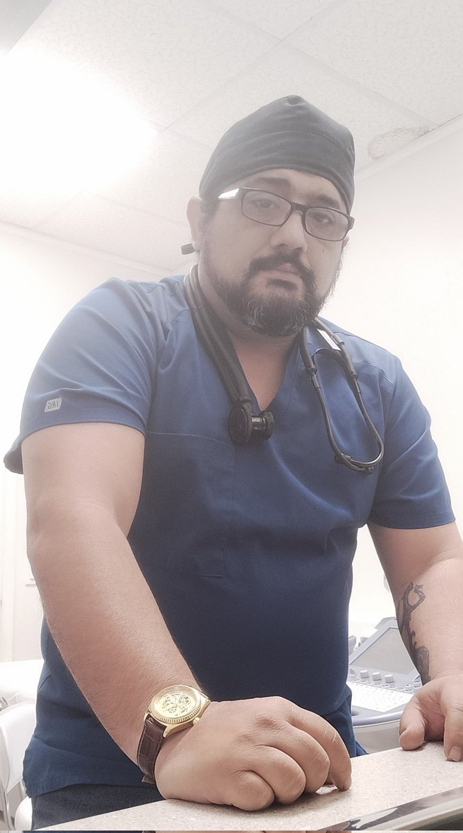 DoctorPatria's tweet photo. Porque se van los médicos de Cuba.

Salario de un médico especialista en Cuba 
5830 pesos el equivalente ~32 dolares mensuales. ~ 384 dolares al año. 
Sin insumos médicos. (Estetoscopio, esfigmo, glucometros, suturas, guantes, esparadrapos, jeringas, sondas.) Etc.
Sin medicinas para atender al pueblo. (Hipertensos, diabéticos, asmáticos, oncológicos, embarazadas.) Etc.
Sin recursos médicos (hojas, lapiceros, recetas,) Etc. 
Sin una buena alimentación. 
Sin una atención especial para sus descansos.
Sin medios de transporte.
Sin medios o espacios  para reclamar o exigir por sus pacientes. 
Guardias medicas de 24 horas sin descanso en las post-guardia por 50 pesos equivalente a ~ 0.30 centavos dolares. 
Sin derecho a pensar diferente o reclamar tus derechos o los de los pacientes. (Te expulsan de la salud e inhabilitan tus títulos, te denigran y difaman ante la sociedad, te convierten en lo peor.
Solamente tienes derecho a ser persona sirviendo como esclavo en las misiones y al final te roban todo el dinero para que dejes de ser persona y te vuelvas esclavos de las misiones, sin ver los frutos en consultorios, hospitales o policlínicos, pero si en hoteles, patrullas, y carros para el turismo. 

No hay otra escusa, si esto cambia los médicos nos quedamos con nuestros pacientes en Cuba. 
#CubaEstadoFallido