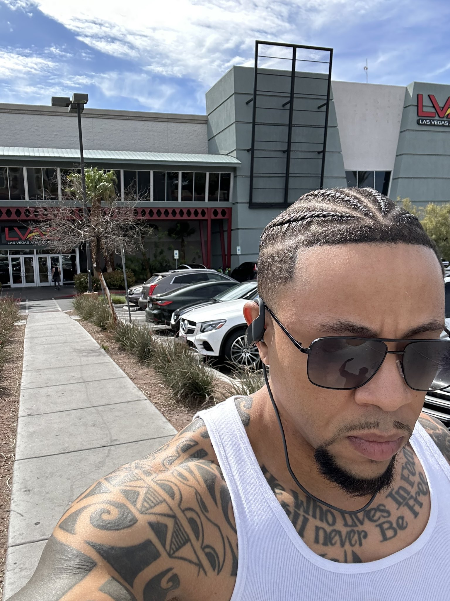 Eddie Jaye on Twitter: "Some things u can’t un see… I’ve been in 1001