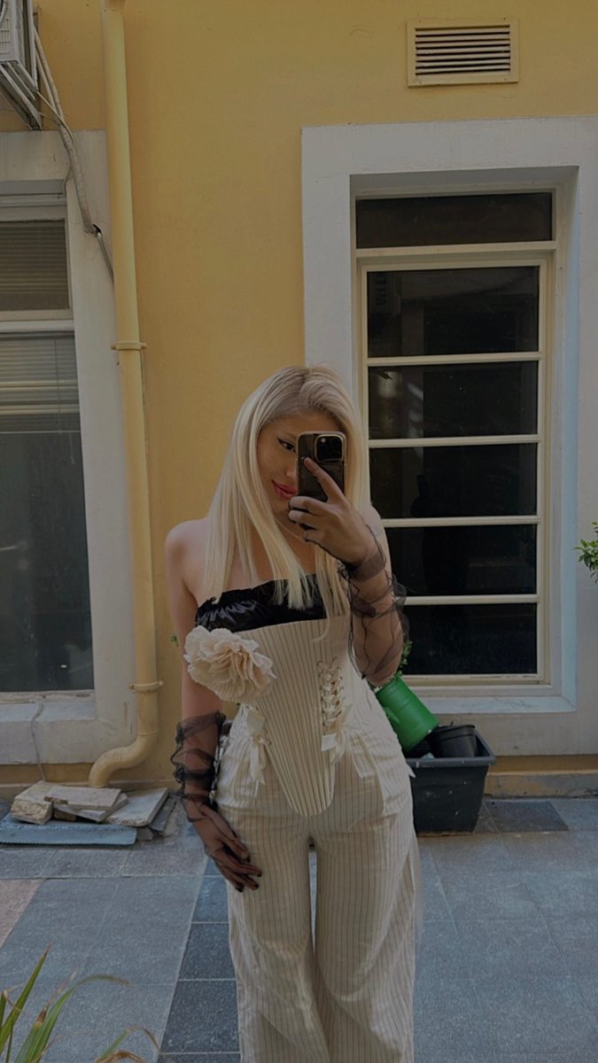 bu kızın aurasi gibi aura varsa atın hadi sizde ❤️😌

#AyTol