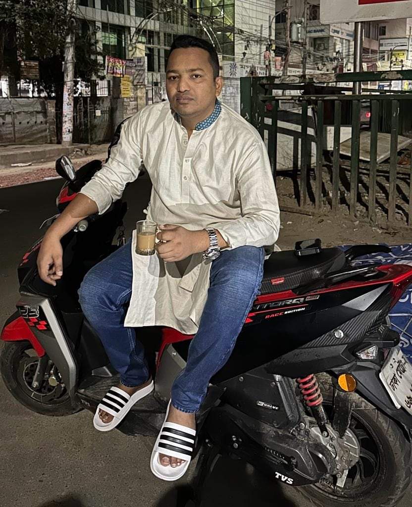 Iamcomillaboy's tweet photo. ঈদের দ্বিতীয় দিন, চায়ের আড্ডায় ঈদ মোবারক https://t.co/tclL6XaPfu