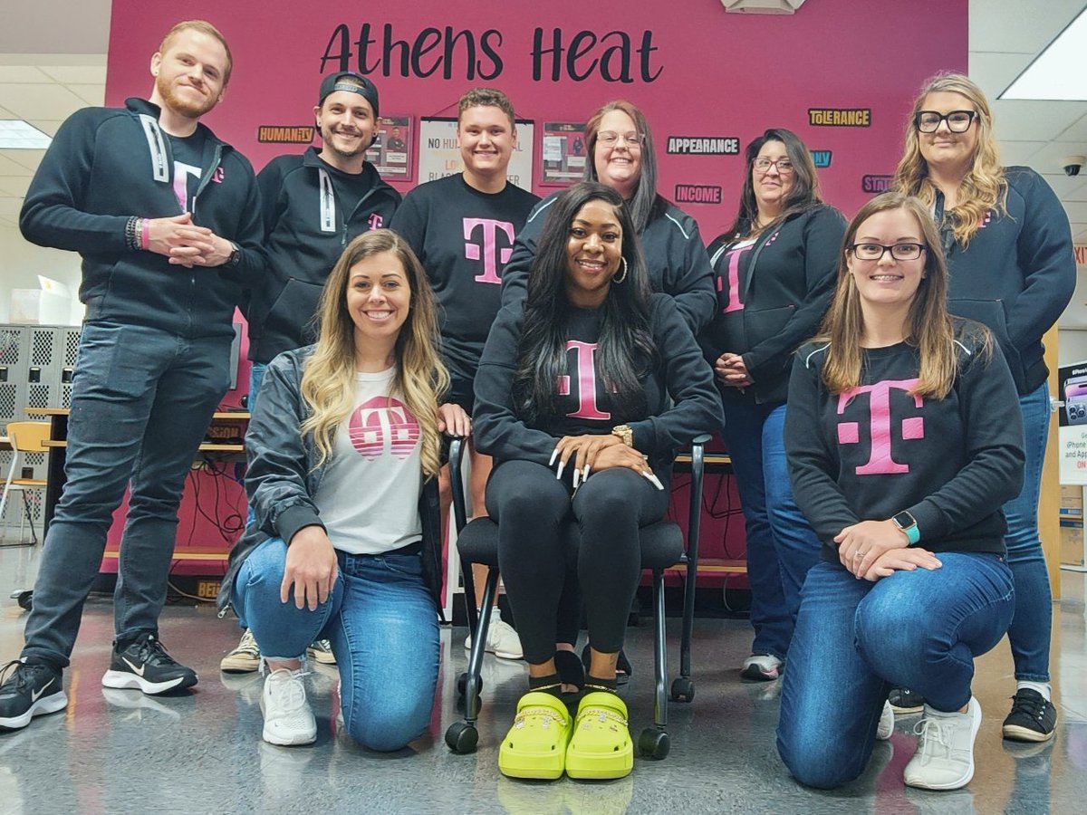 Morning huddle with this amazing team! They amaze me every single day ❤️ 💙