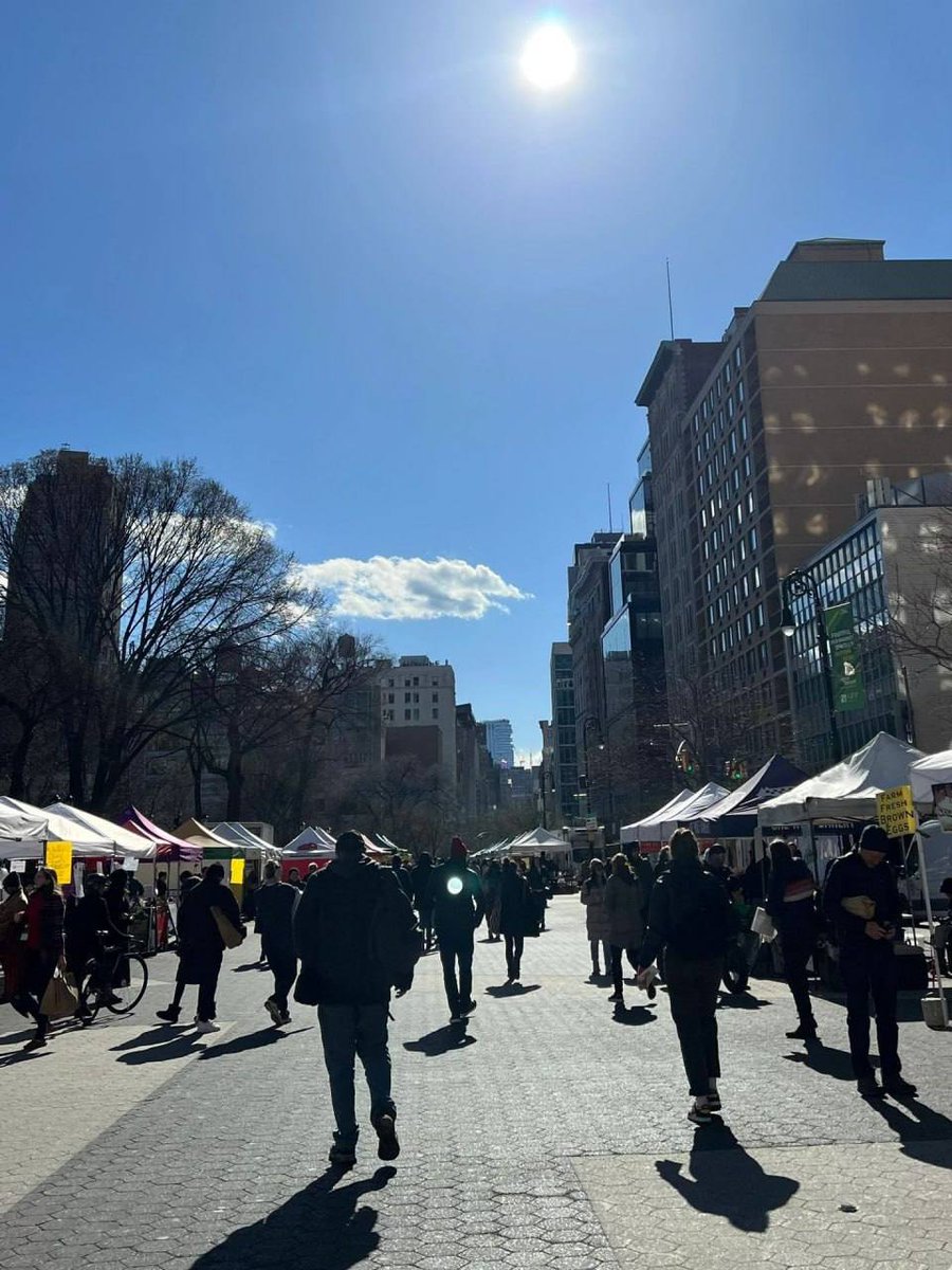 Angel_Liselove's tweet photo. union square market https://t.co/GRZ7Vt6QHC