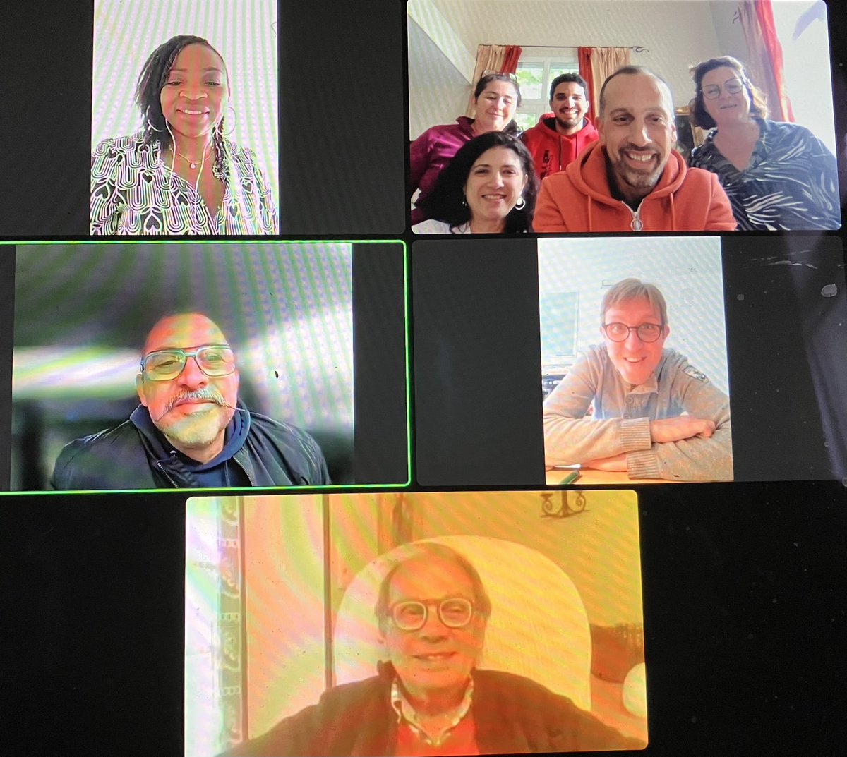RE_RueilMalmais's tweet photo. Le bureau @Renaissance de #Rueil au travail en cette fin de week-end pour définir les prochaines actions locales au plus près des préoccupations des Rueillois, autour de notre présidente @valerie_rogier et en soutien à @PierreCazeneuve et @iacovellixavier.
@92_Renaissance https://t.co/nQNq8yu3e4