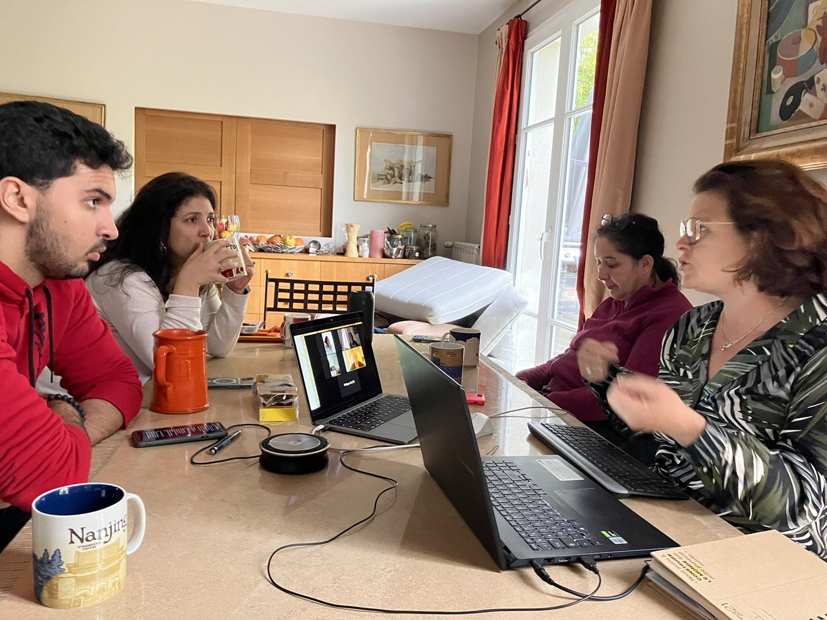 RE_RueilMalmais's tweet photo. Le bureau @Renaissance de #Rueil au travail en cette fin de week-end pour définir les prochaines actions locales au plus près des préoccupations des Rueillois, autour de notre présidente @valerie_rogier et en soutien à @PierreCazeneuve et @iacovellixavier.
@92_Renaissance https://t.co/nQNq8yu3e4