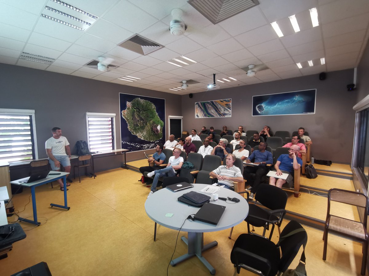 mdnodc_ihsm's tweet photo. Just had an amazing experience attending a workshop on Geographical Data Infrastructures at the SEAS-OI station on La Réunion Island.Learned about software &amp; hardware components,interoperability, and data loading.Grateful for the opportunity to collaborate with passionate experts https://t.co/KeJh5C4yFw