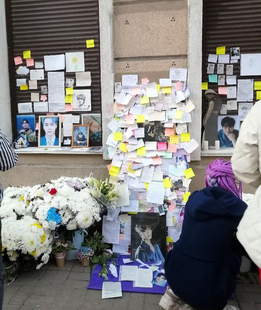 wildflowor's tweet image. Покойся с миром, Мунбин 😔🕯️
Rest in peace, Moonbin 💔

#ripmoonbin #moonbin #astro #aroha 🇷🇺