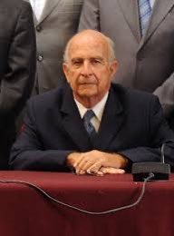 velardealvaro's tweet photo. Por qué nadie nombra a este personaje, muy pero muy cercano a #Toledo recuerdo q era vocero de #PeruPosible Presidente del Congreso y del Consejo de Ministros y hubo algo extraño en Canal 7 y el mencionado https://t.co/EP58VVGXrV